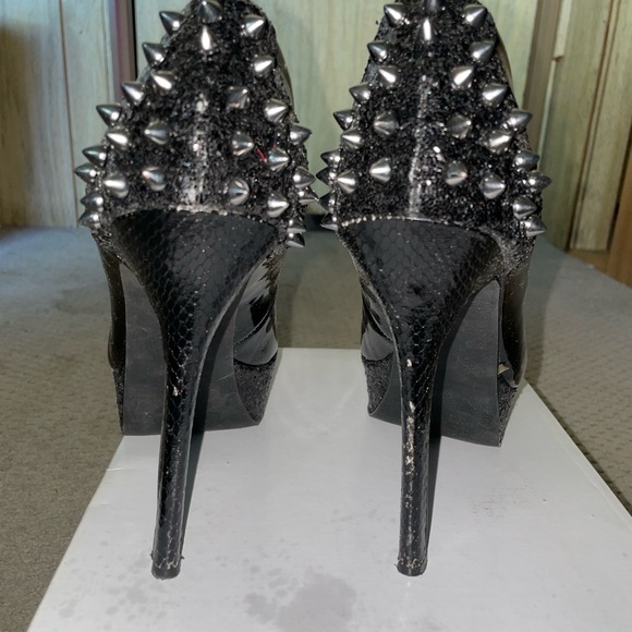 Steve Madden || platform heels with spikes - Picture 2 of 6